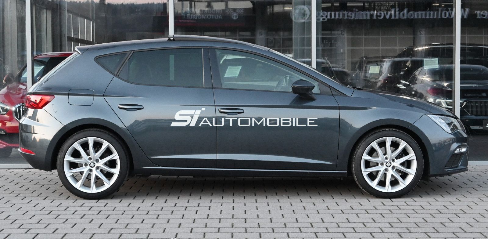 Fahrzeugabbildung SEAT Leon 2.0 TDI DSG FR °ACC°BEATS°DYNAMIC°KAM°PANO°