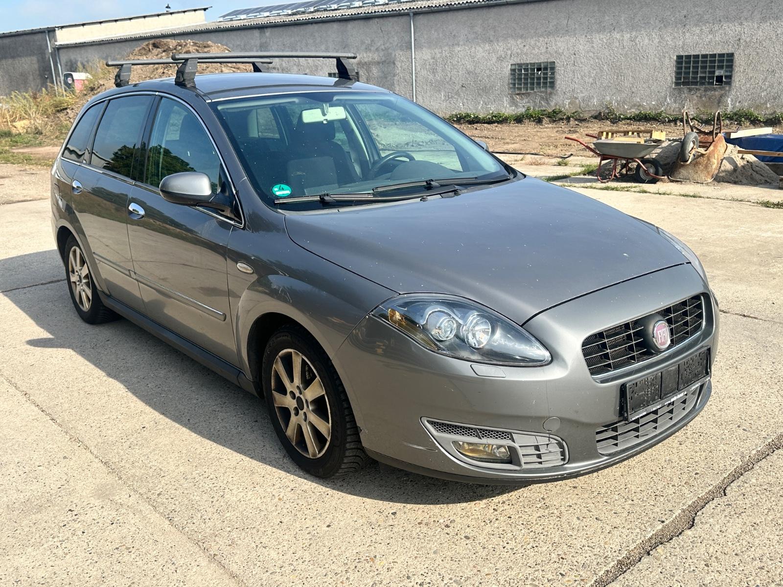 Fiat Croma 2010 — rear view