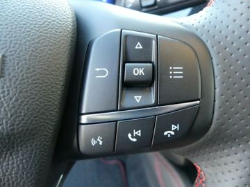 Fahrzeugabbildung Ford Focus Limousine ST-Line X