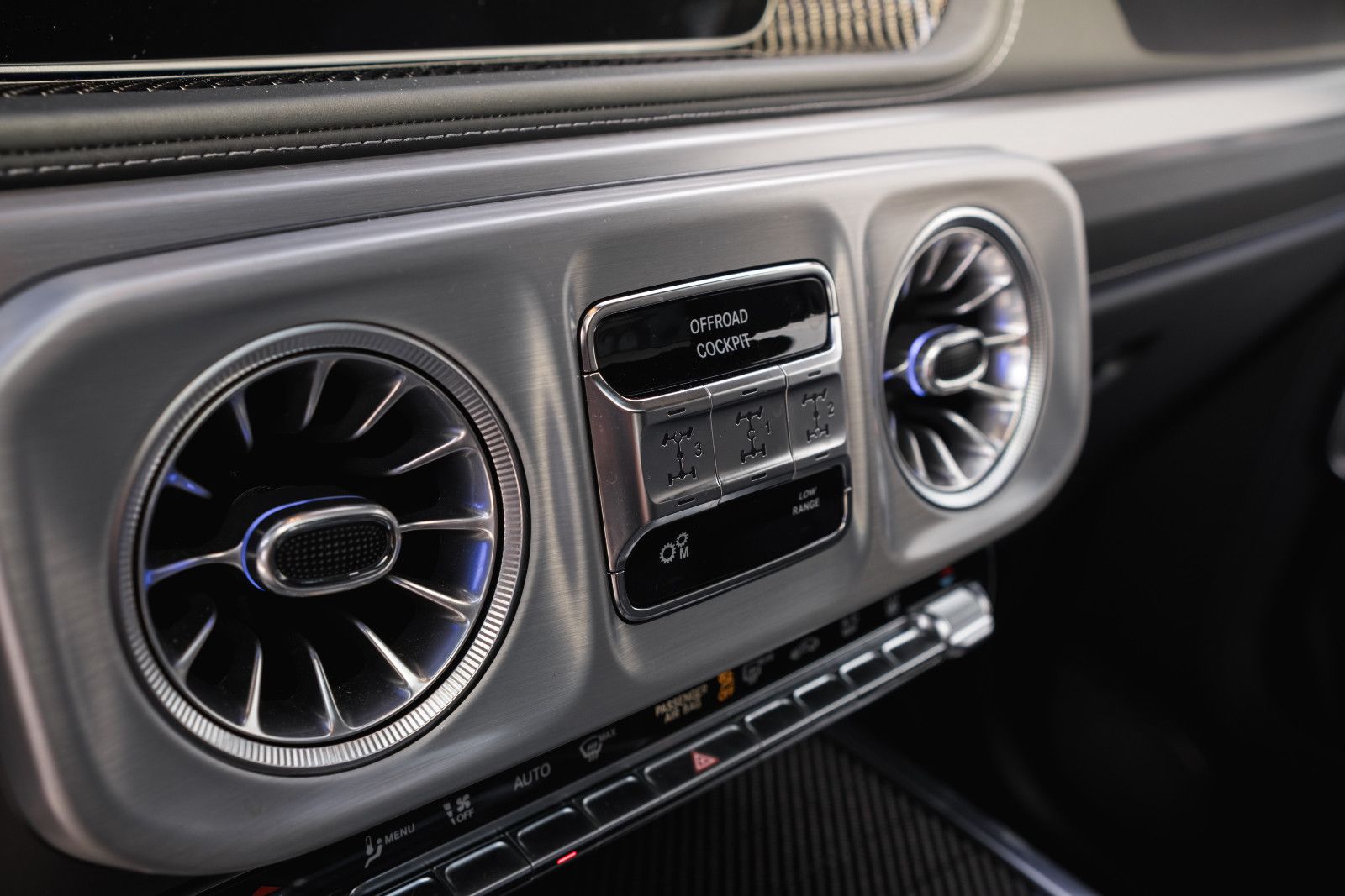 Fahrzeugabbildung Mercedes-Benz G 63 AMG-Perform.Paket-Superior-NightP.-Carbon