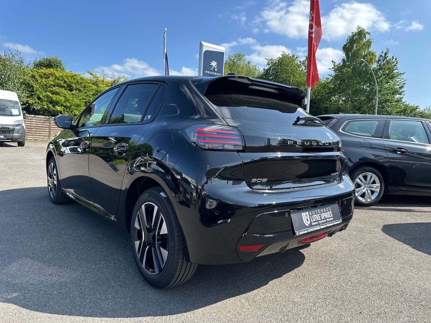 Fahrzeugabbildung Peugeot 208 Allure Hyb. 110 e-DSC6 LED ACC  CarPlay SHZ