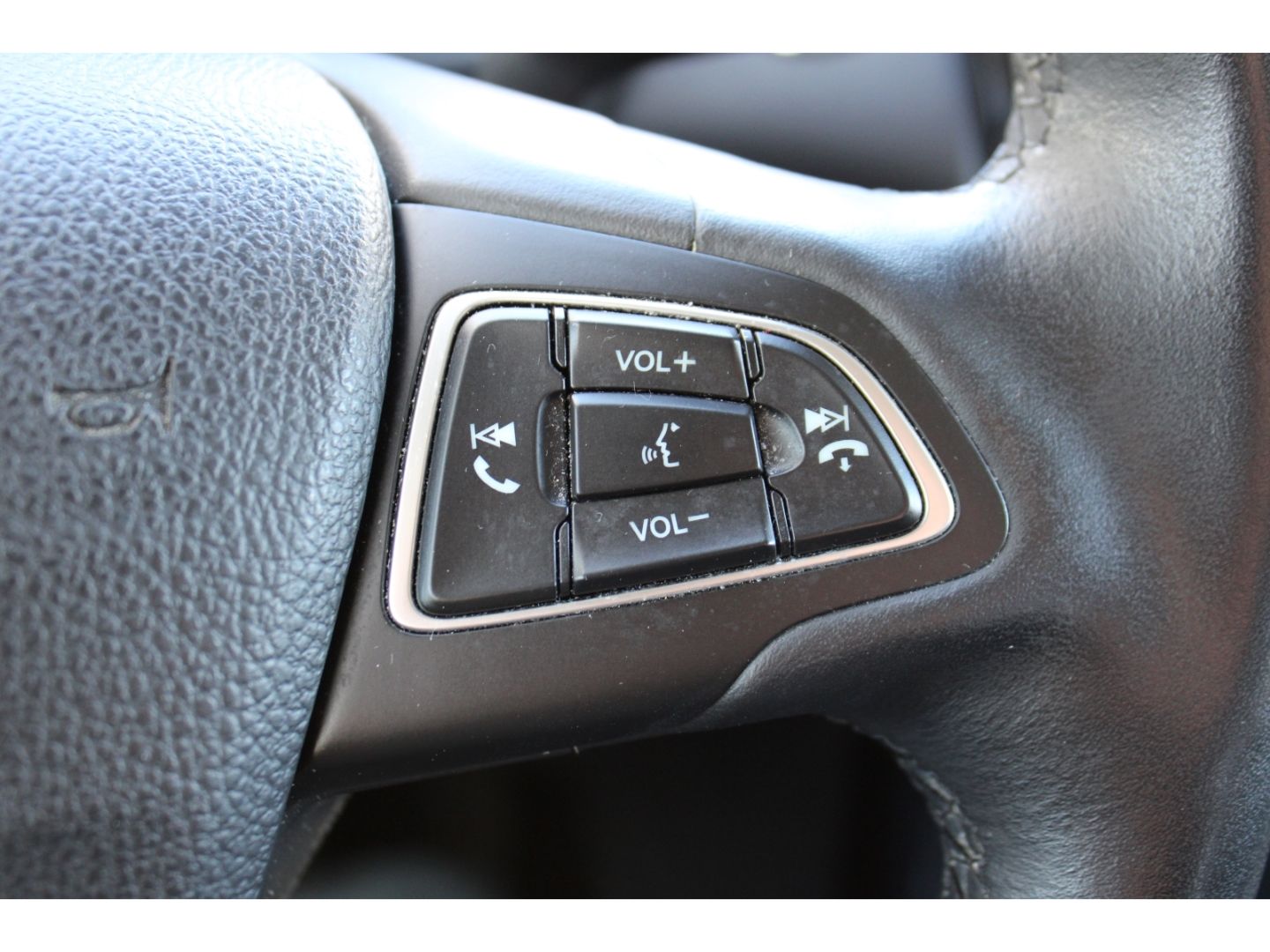 Fahrzeugabbildung Ford EcoSport Titanium WiPa RFK Tempomat  Android Aut