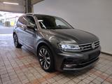 Volkswagen Tiguan 2.0 TSI Highline 4Motion*DSG|AHK|PANORAMA - VW Tiguan Gebrauchtwagen in Krefeld