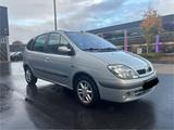 Renault Megane Scenic 1.6 Automatik Sitzhe... - Renault Megane mit Benzin-Antrieb: Van