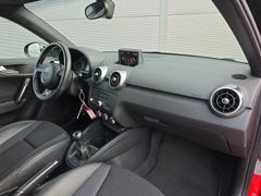 Fahrzeugabbildung Audi A1 Sportback 1.2 TFSI S line Xenon PDC SHZ