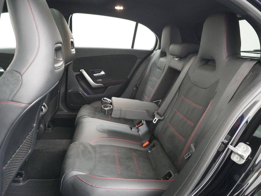 Mercedes-Benz A 180 Star Edition AMG Line | Panorama - Schiebe