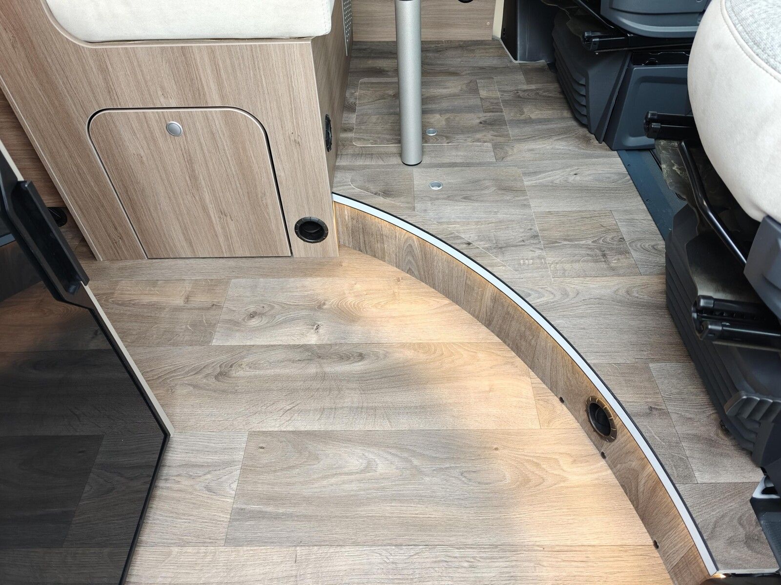 Fahrzeugabbildung Carado CV 600 SIE SPAREN ÜBER 6.009