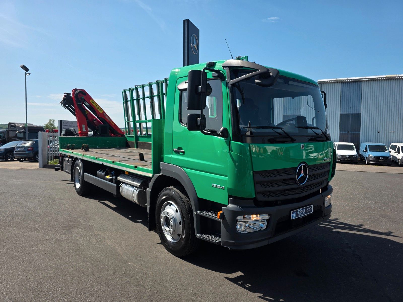 Fahrzeugabbildung Mercedes-Benz Atego 1324 L Glasreff Palfinger PK 12.501 Funk