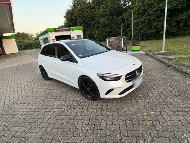 MERCEDES-BENZ Mercedes Benz B180 Automatik