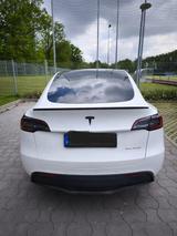Tesla Model Y Dual Motor AWD  - Tesla Gebrauchtwagen in Bielefeld