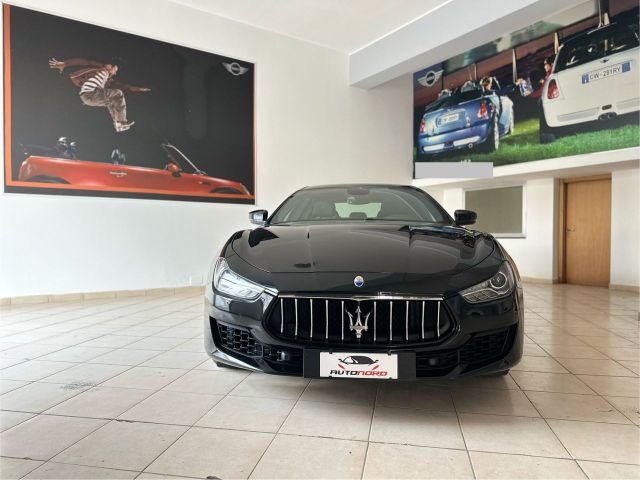 Maserati Ghibli V6 Diesel 275 CV Nerissimo Editi