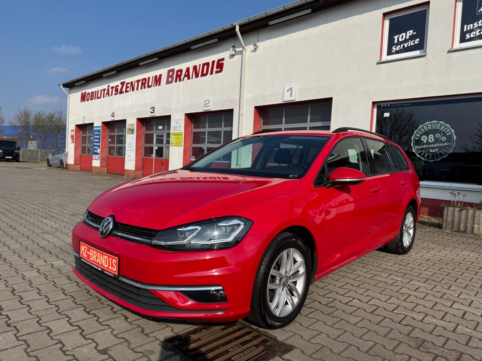 Volkswagen Golf 1.6 TDI Variant Comfortline *DSG*Navi*AHK