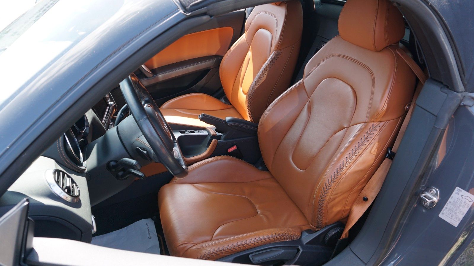 Fahrzeugabbildung Audi TT Roadster 2.0 TFSI quattro,Leder,Navi,Xenon,SH