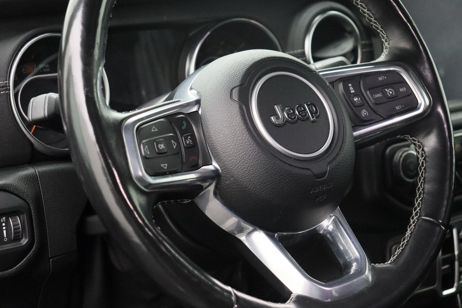Fahrzeugabbildung Jeep Wrangler 2.0 T-GDI Unlimited Sahara Overland