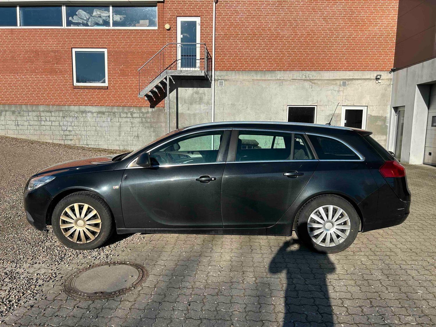Opel Insignia 2013 — photo 11