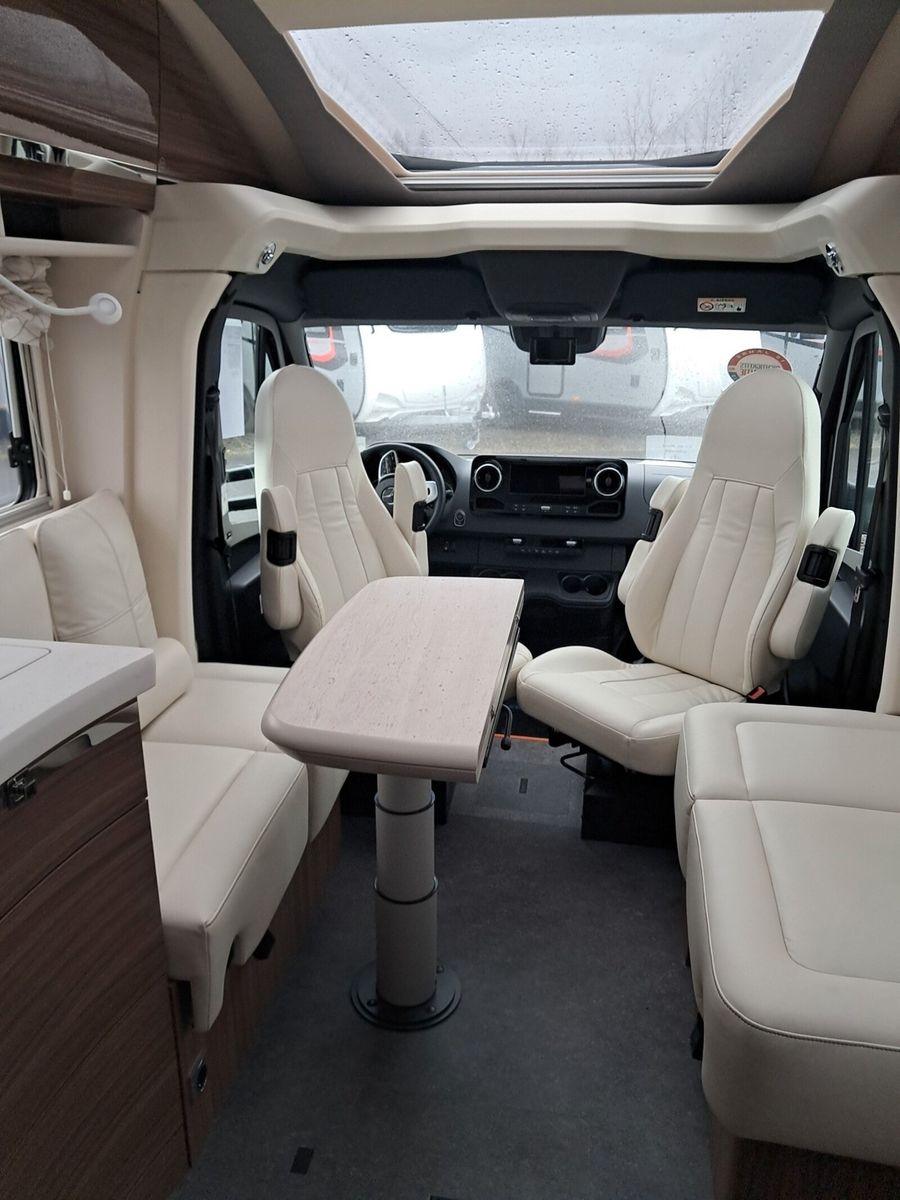 Fahrzeugabbildung Eura Mobil Contura CT 766 EF Luminary Paket, Markise
