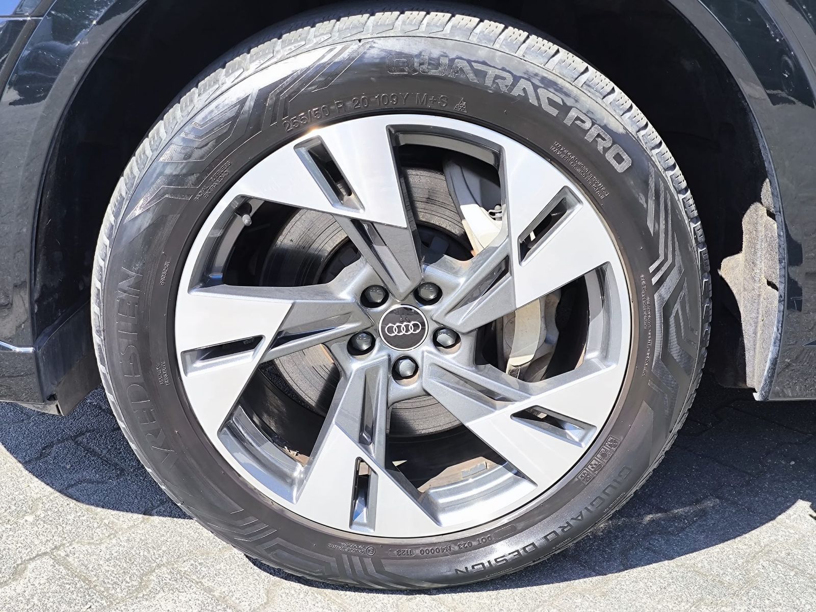 Fahrzeugabbildung Audi e-tron S LINE BLACK EDITION PANO+MEMO+SHZ+360+