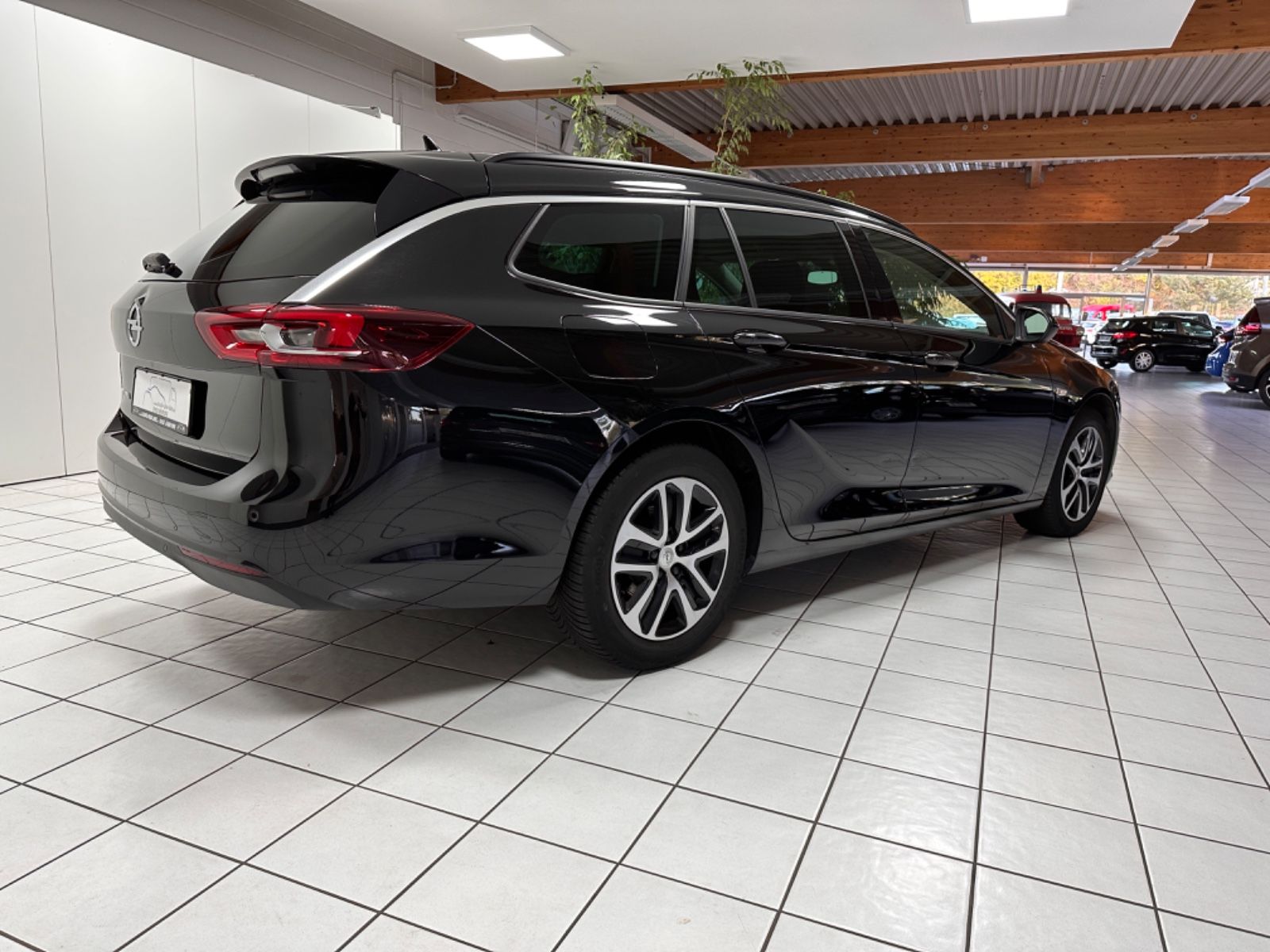 Fahrzeugabbildung Opel Insignia B Sports Tourer Business Edition