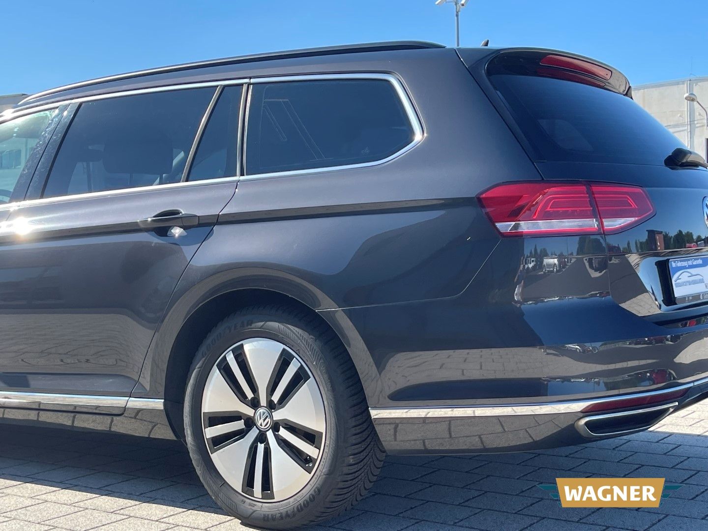 Fahrzeugabbildung Volkswagen Passat Variant GTE LED SHZ Kamera Navi