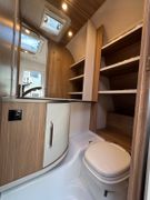 BUERSTNER Premio Plus 410TS-Hubbett-Dachklima-Mover-Markis