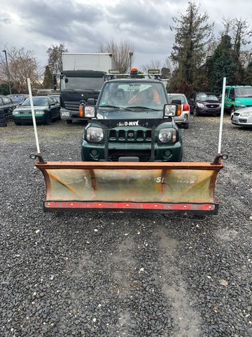 Suzuki Jimny Schneeräumer