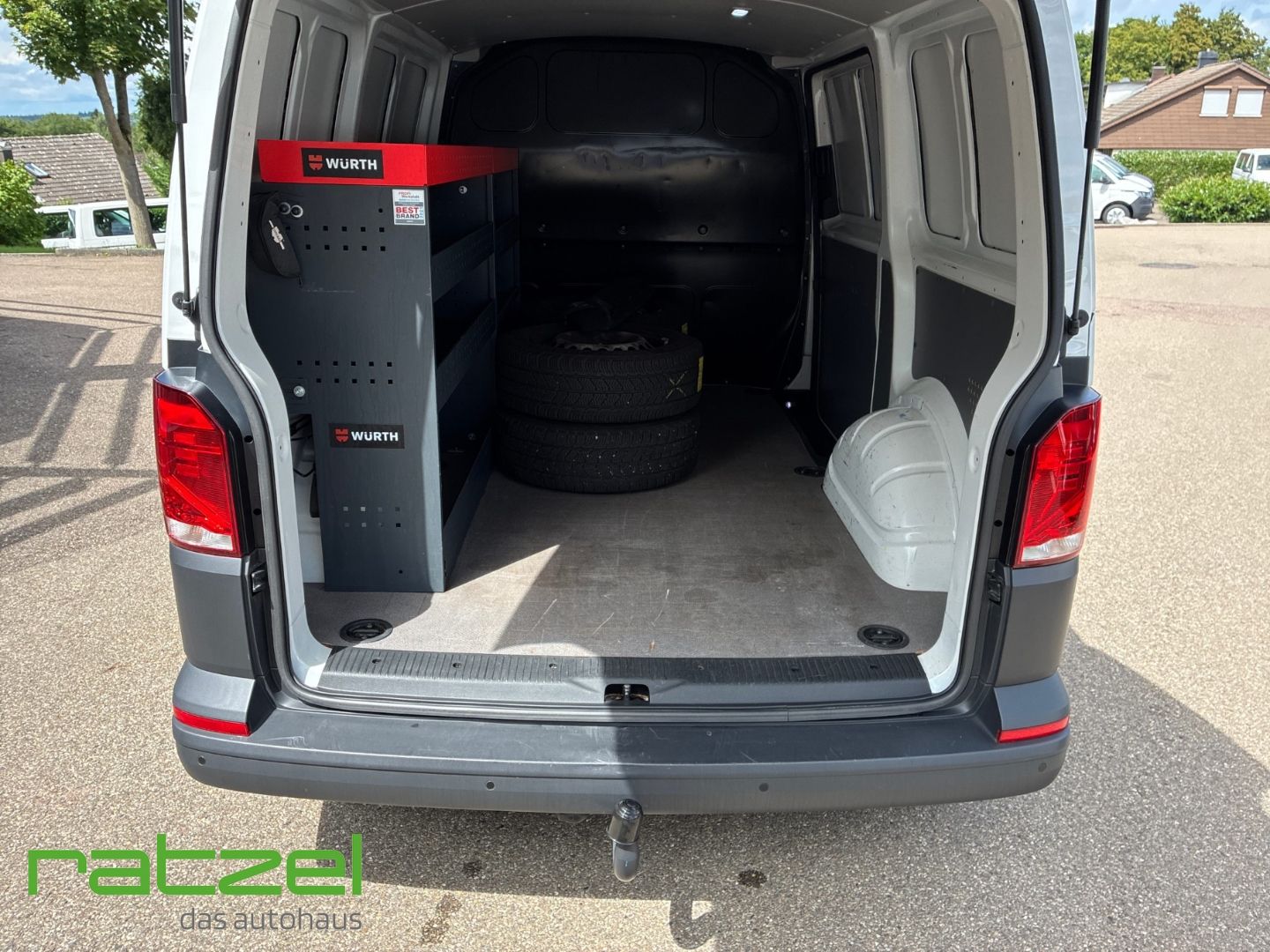 Fahrzeugabbildung Volkswagen T6.1 Kasten 2.0 TDI KR AHK+PDC+Würthregal DAB No