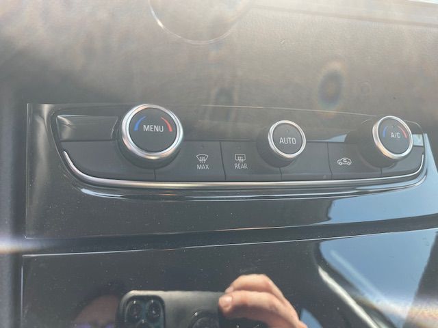 Fahrzeugabbildung Opel Grandland 1.2 Turbo GS-Line