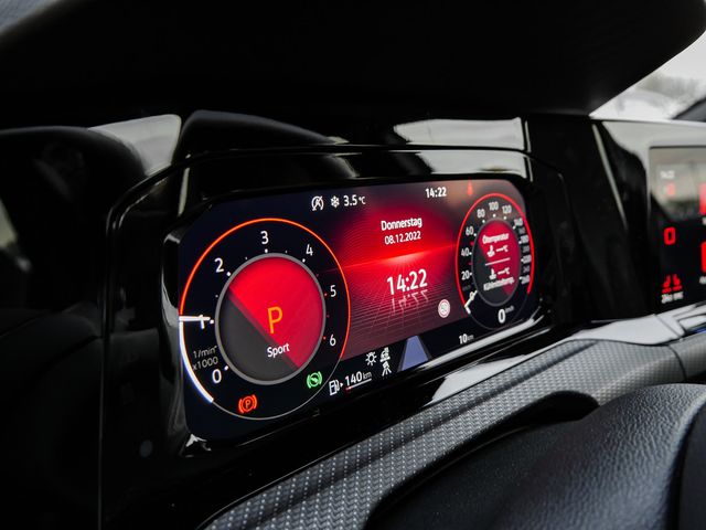 Golf VIII 2.0 TDI R-Line SHZ MATRIX-LED NAVI ACC