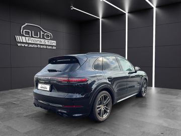 Porsche Cayenne - 6