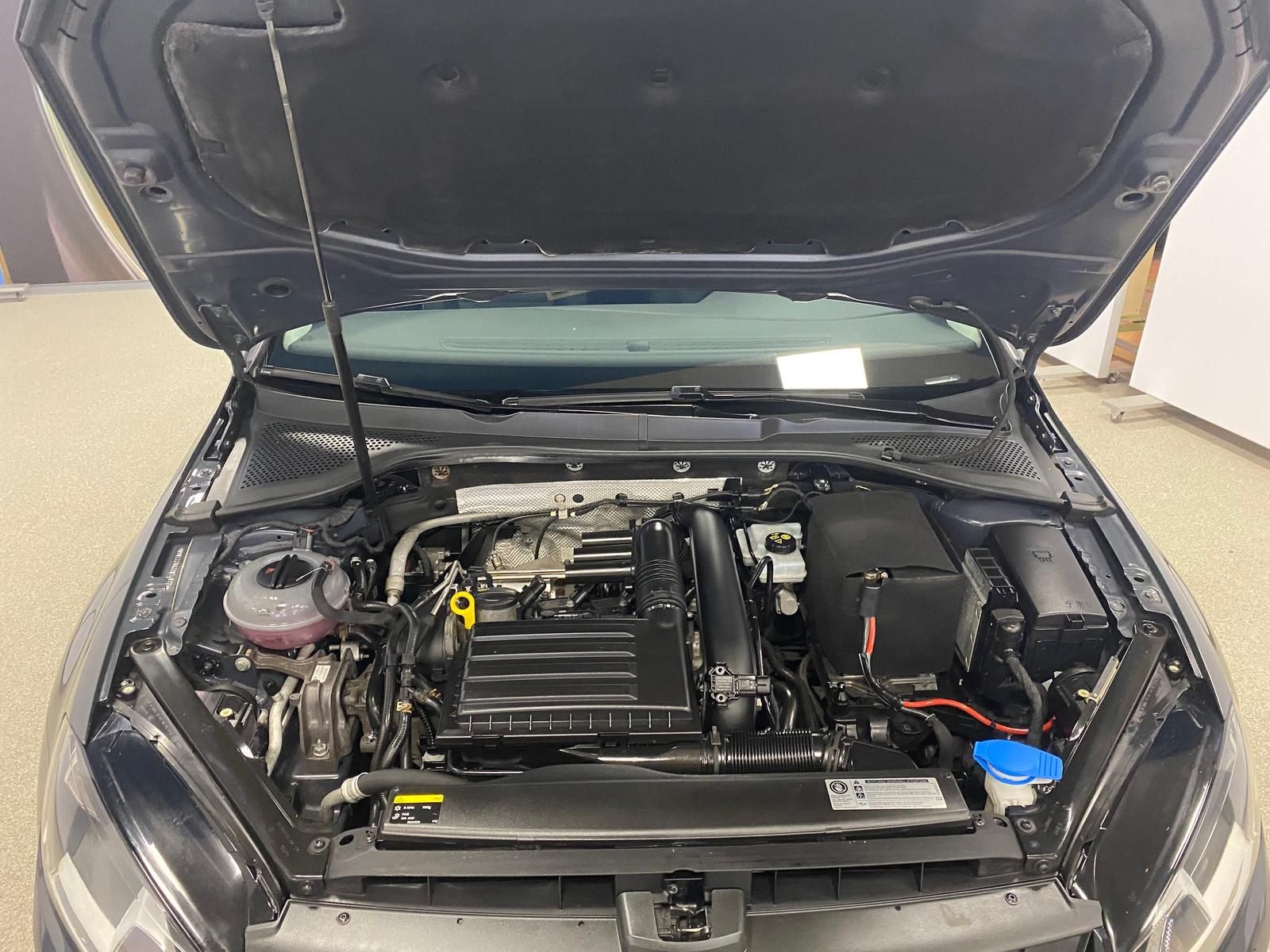 Fahrzeugabbildung Volkswagen Golf VII Comfortline+ALLWETTER+2-ZKLIMA+PDC+HEIZ