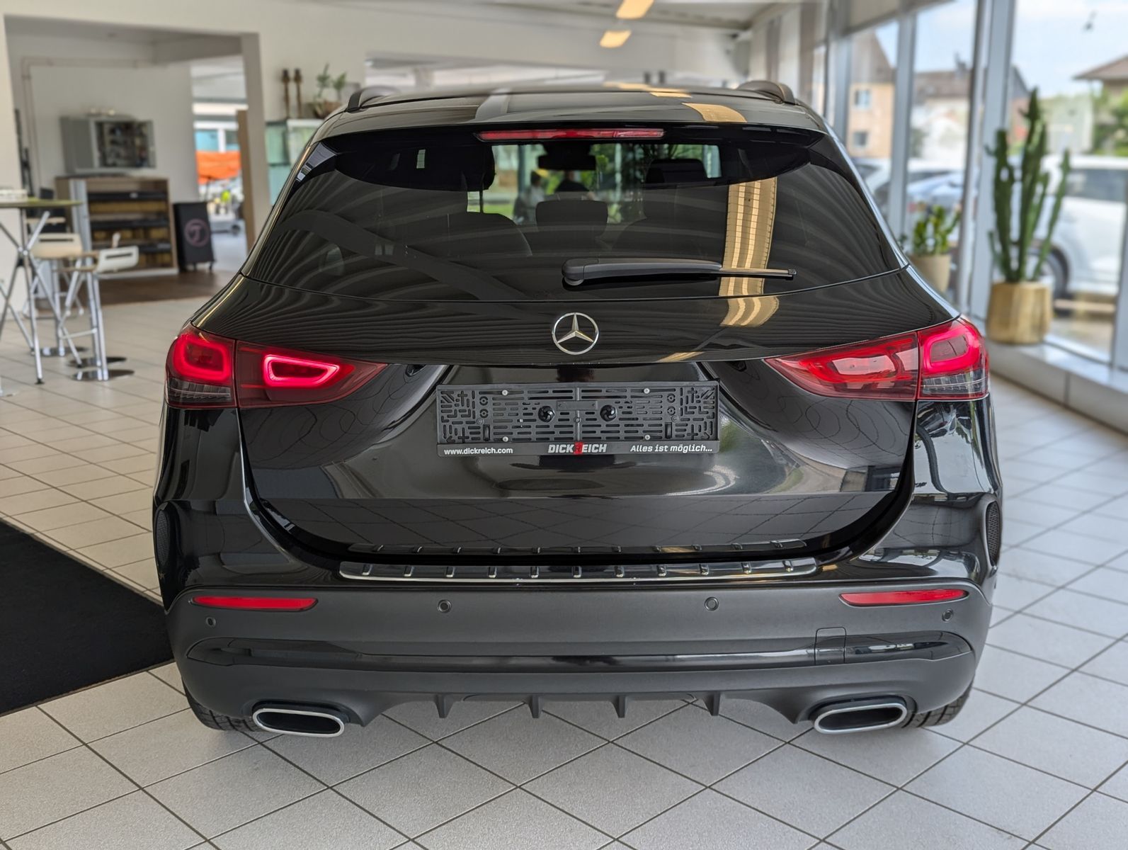 Fahrzeugabbildung Mercedes-Benz GLA 200 AMG LED Night Kamera Media-Display 18"