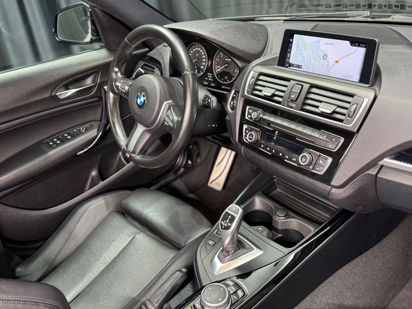 Fahrzeugabbildung BMW M140i xDrive|LEDER|NAVI|SCHIEBEDACH|AUTOMATIK|