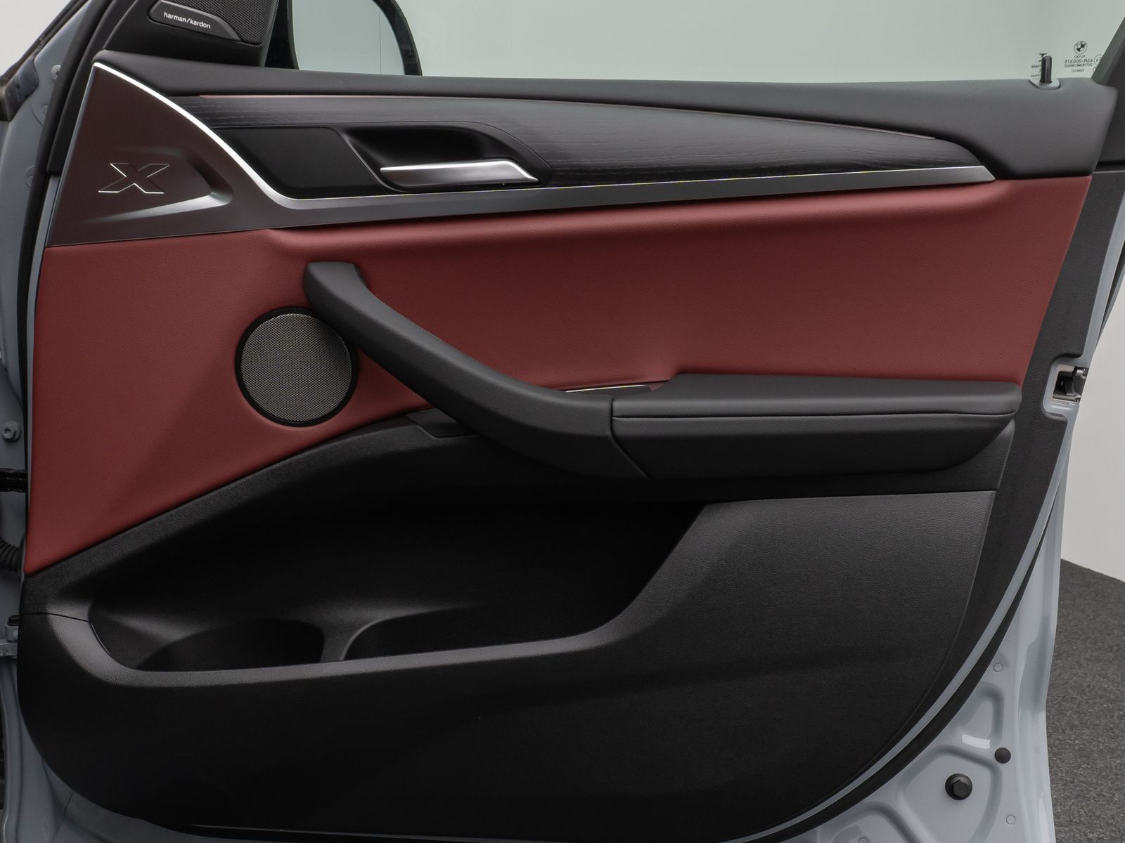 Fahrzeugabbildung BMW X4 xD30i M Sport Panorama 360°DAB H/K AHK Komfor