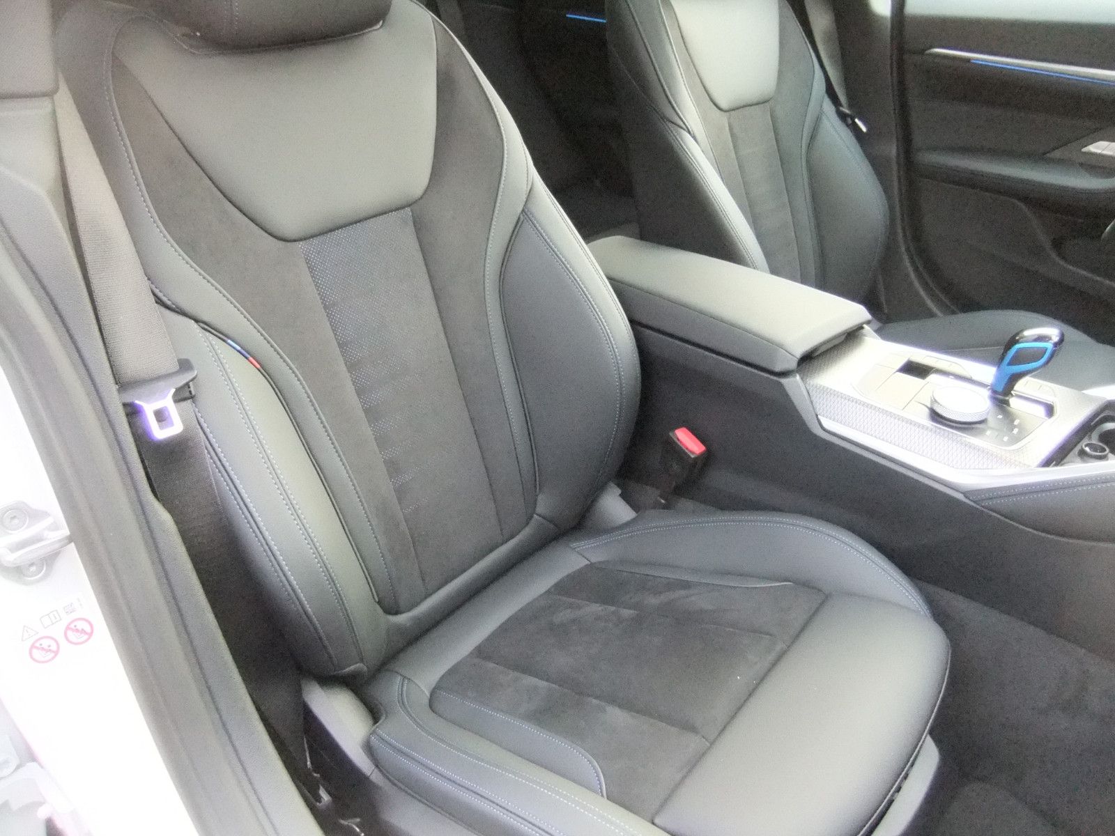 BMW i4 Gran Coupe M50 Schiebedach AHK 99,5% SOH foto 5