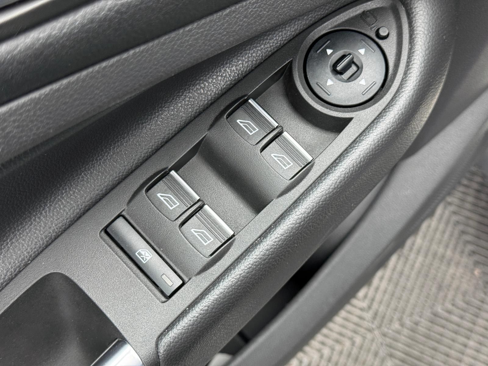 Fahrzeugabbildung Ford 1.5 ST-LINE/4x4/ALLRAD/DSG/KEYLESS/ACC/R-CAM/LED