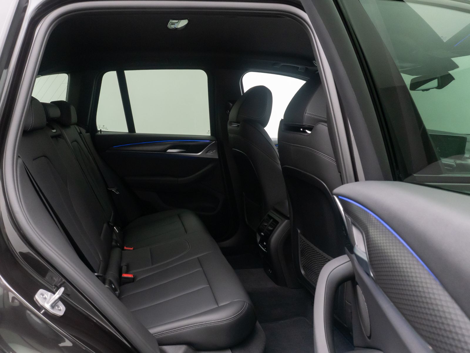 Fahrzeugabbildung BMW X3 xD30i MSport Kamera Laser HUD DAB HiFi 20Zoll