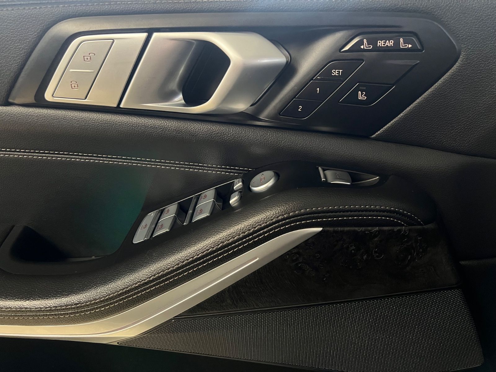 Fahrzeugabbildung BMW X7 xDrive 40 d M Sport *SKY LOUNGE*LASER*