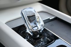 Fahrzeugabbildung Volvo XC60 B4 D AWD Ultimate Dark*STDHZG*360°*LUFT*AHK
