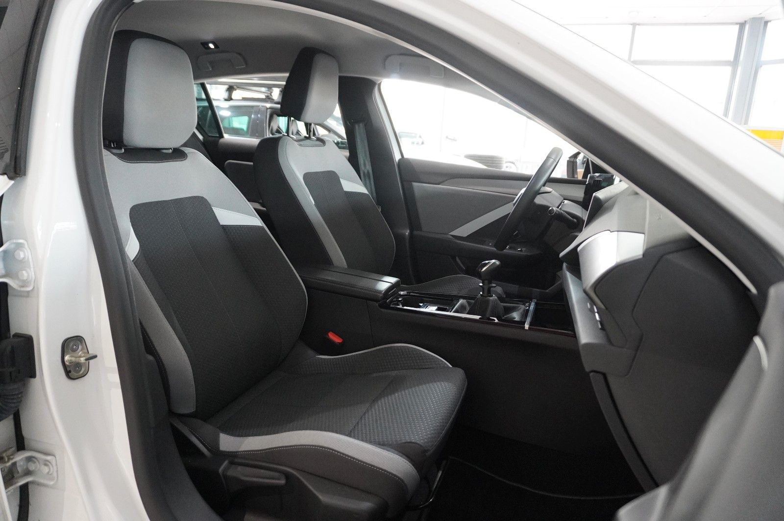 Fahrzeugabbildung Opel Astra L Lim. 1.5D BUSINESS EDIT. NAI/LED/KAMERA