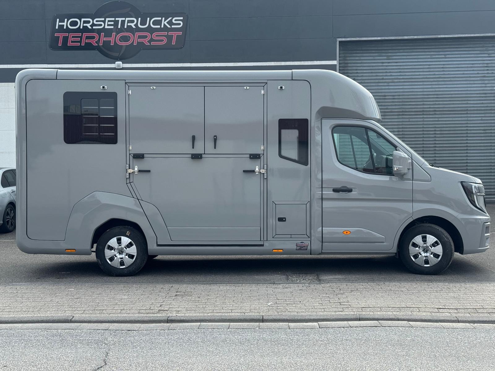 Renault Master ZF 9-GANG AUTOM. STX 5-Haras LONG VERSION