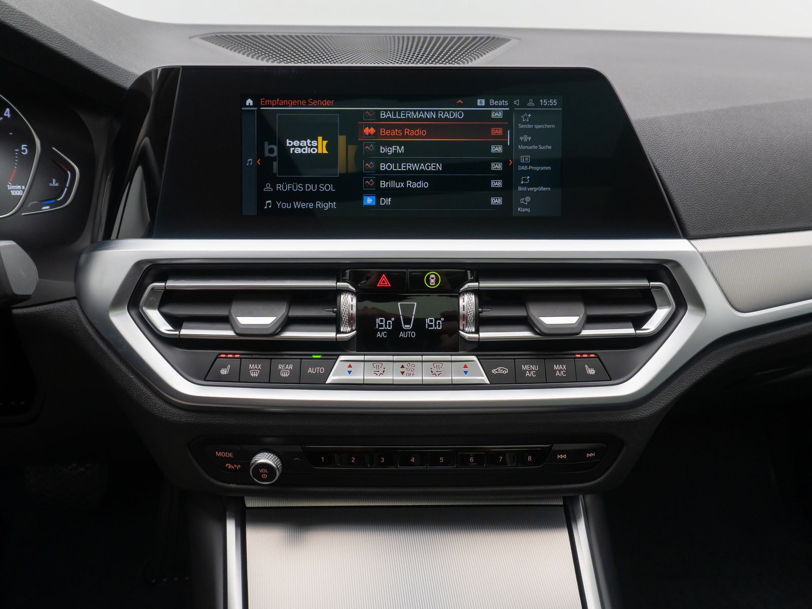 Fahrzeugabbildung BMW 320d DAB Kamera HiFi Memory LED Panorama 18Zoll