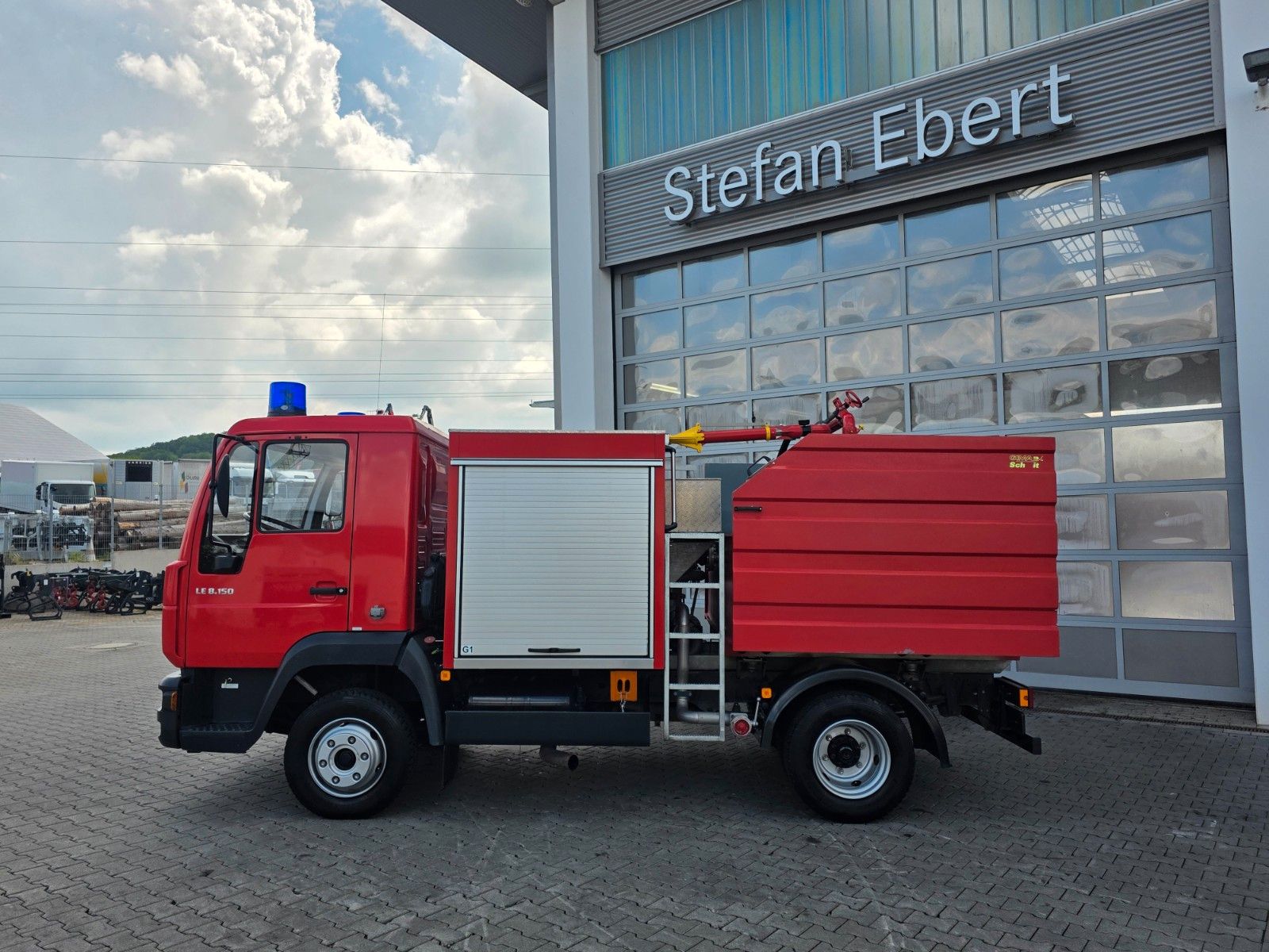 Fahrzeugabbildung MAN LE 8.150 Schaum-Löschfahrzeug 2.500L SLF 25/25