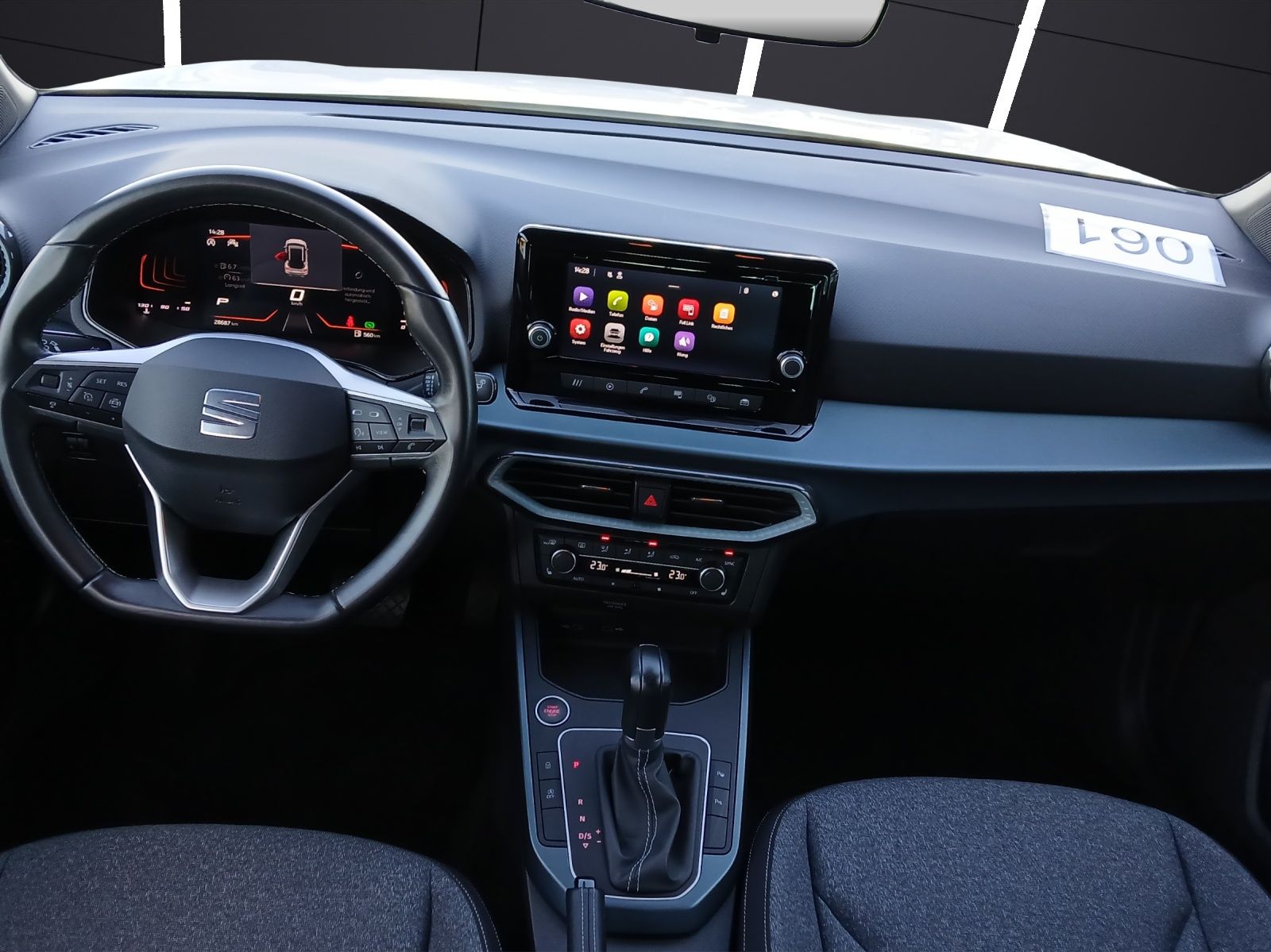 Fahrzeugabbildung SEAT Arona TSI Xperience DSG LED AHK ACC RFK SH 18"