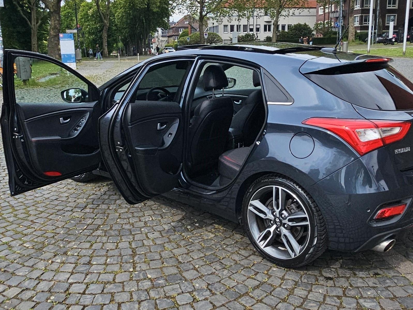 Hyundai i30 turbo | TÜV NEU(10/28) | Panoramadach 