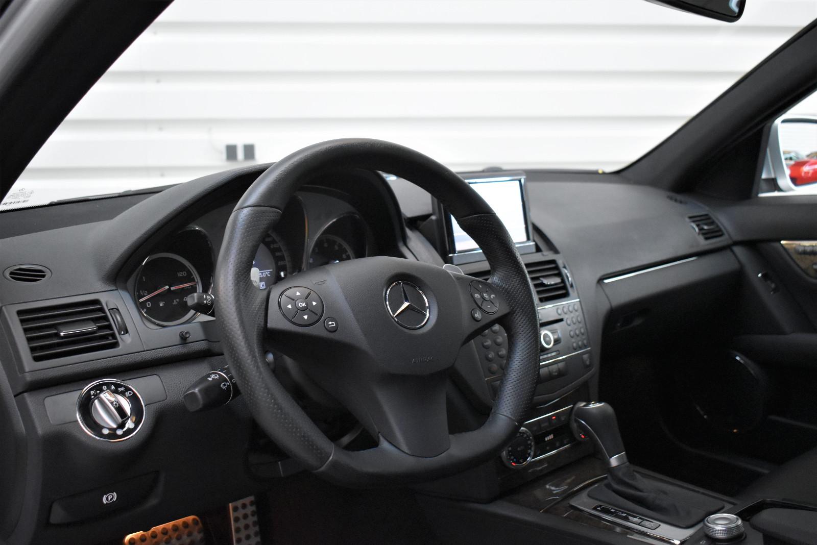 MERCEDES-BENZ C63 AMG V8 6.2 457ch BVA Toit ouvrant Sièges chauffants cuir