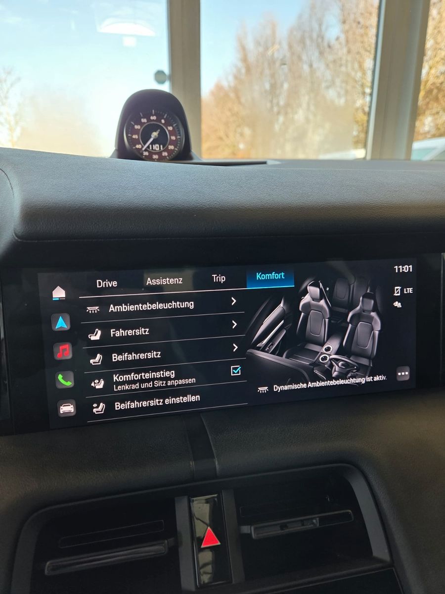 Fahrzeugabbildung Porsche Taycan Basis/Panodach/Sportchrono/21 Zoll