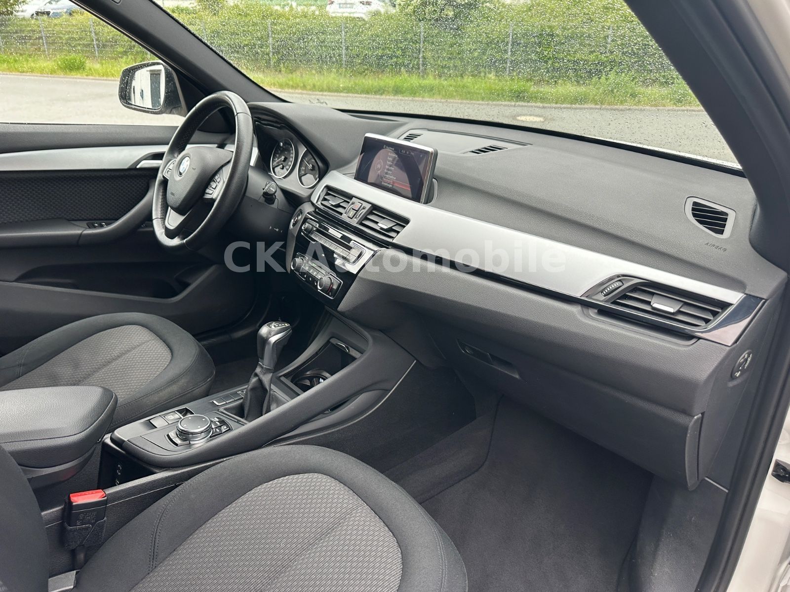 Fahrzeugabbildung BMW X1 sDrive 18d Automatik/Navi Plus/Head-Up/PDC