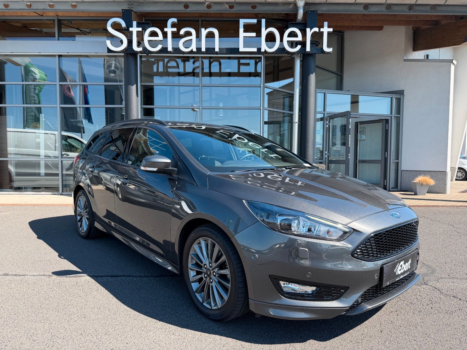 Fahrzeugabbildung Ford Focus Turnier ST+SportfahrW+BiXenon+Alcantara