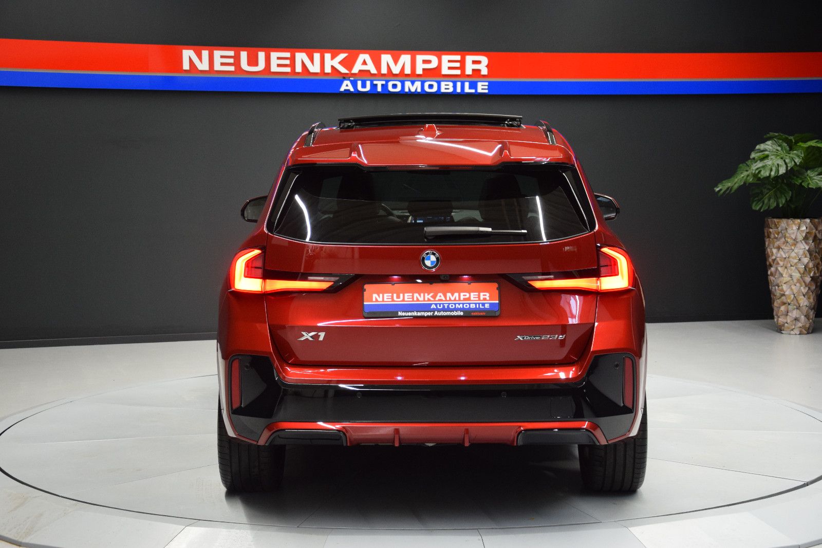 Fahrzeugabbildung BMW X1 xDrive 23 d M Sport Pano HuD ACC H&k AHK 360°