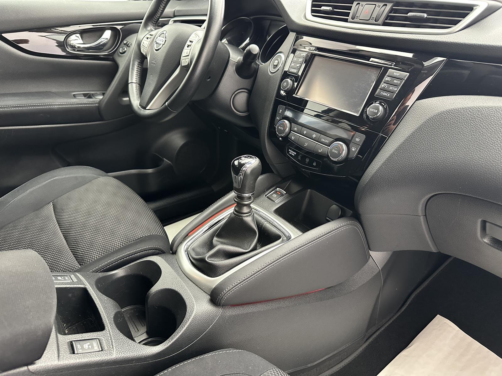 Nissan Qashqai N-Connecta "PANO-NAVI-CAM-MULTI-TEMPO"